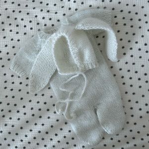 Hand knit bunny costume: Newborn